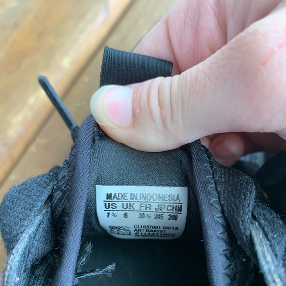 Adidas Eagle Lux Runners - Picture 5 of 5